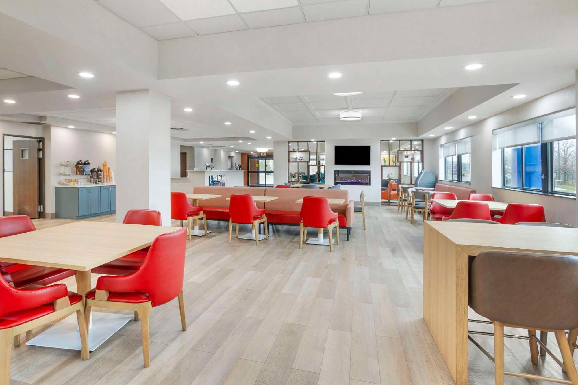 Comfort Suites Bloomsburg Eksteriør bilde