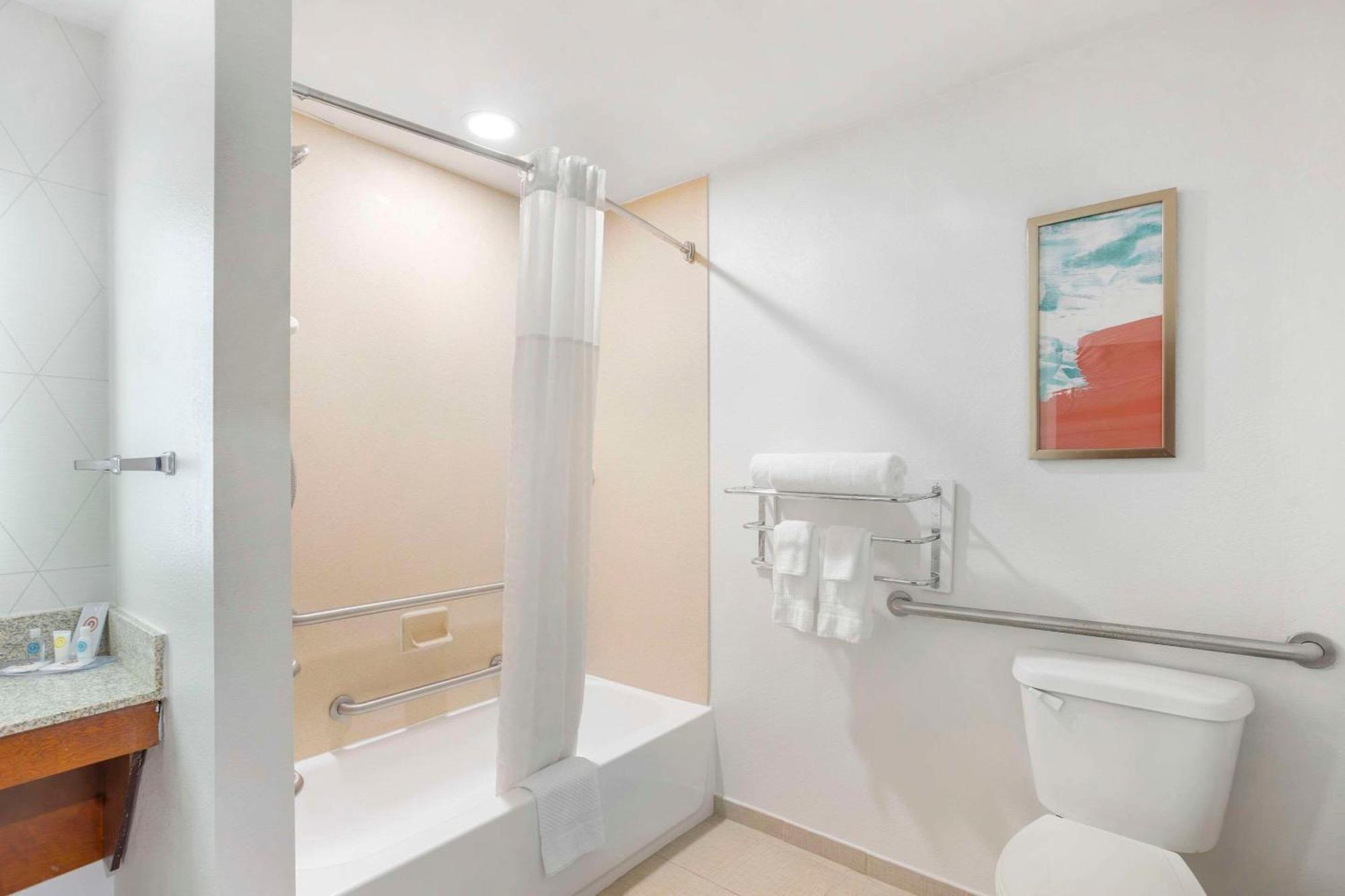 Comfort Suites Bloomsburg Eksteriør bilde