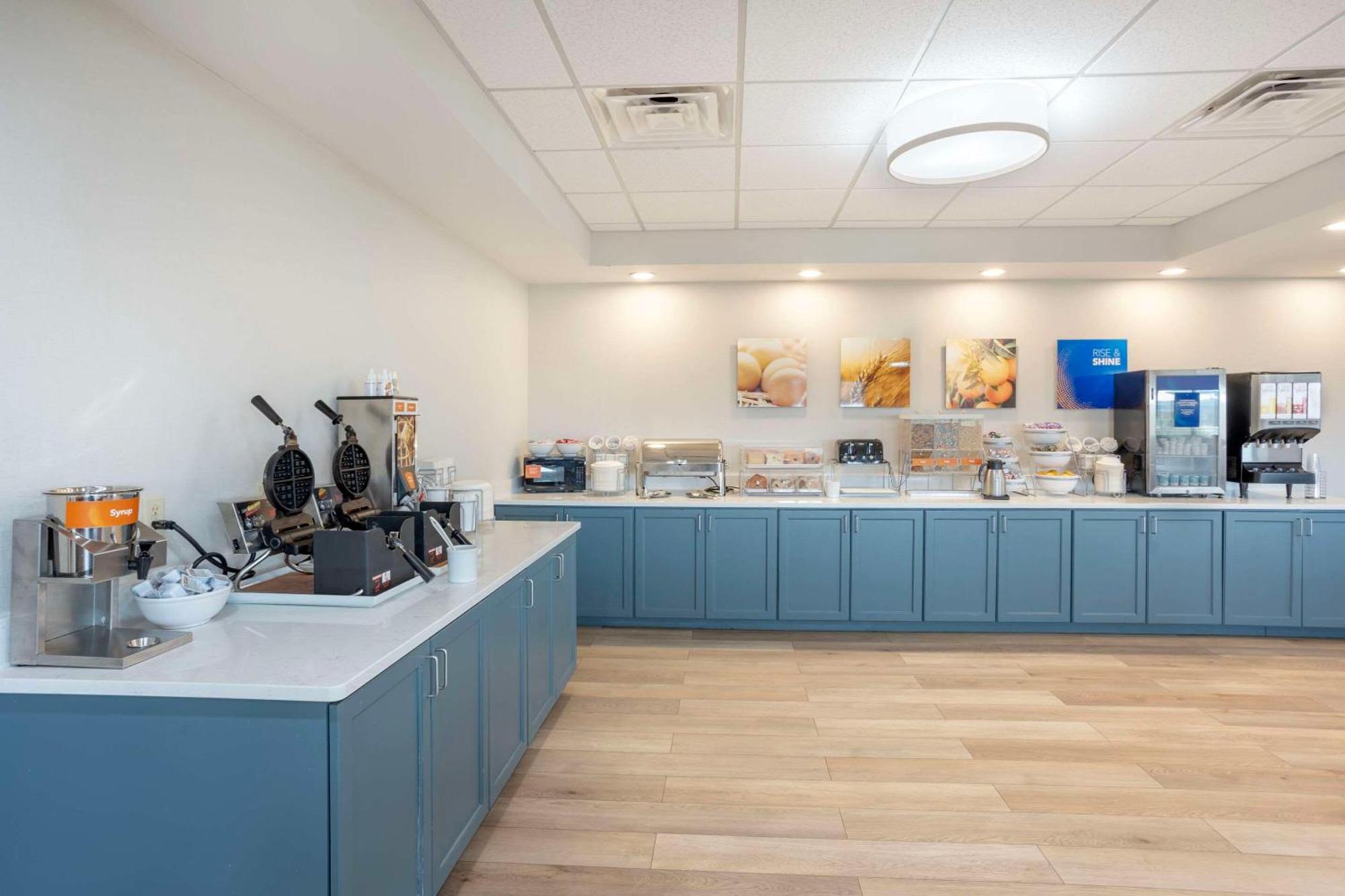 Comfort Suites Bloomsburg Eksteriør bilde