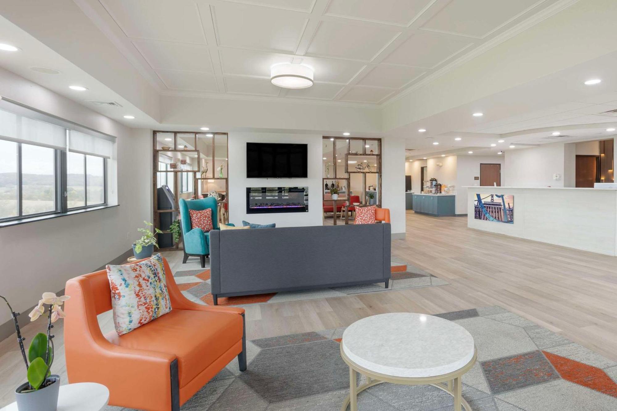 Comfort Suites Bloomsburg Eksteriør bilde
